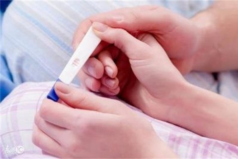 成都捐卵宝宝单纯发烧怎么回事 单纯发烧隐患多别不当回事